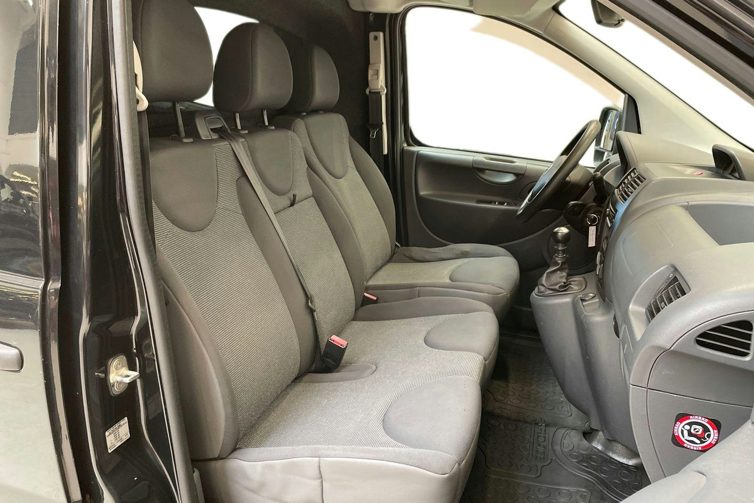 musta Toyota Proace 2016 kuva 10.