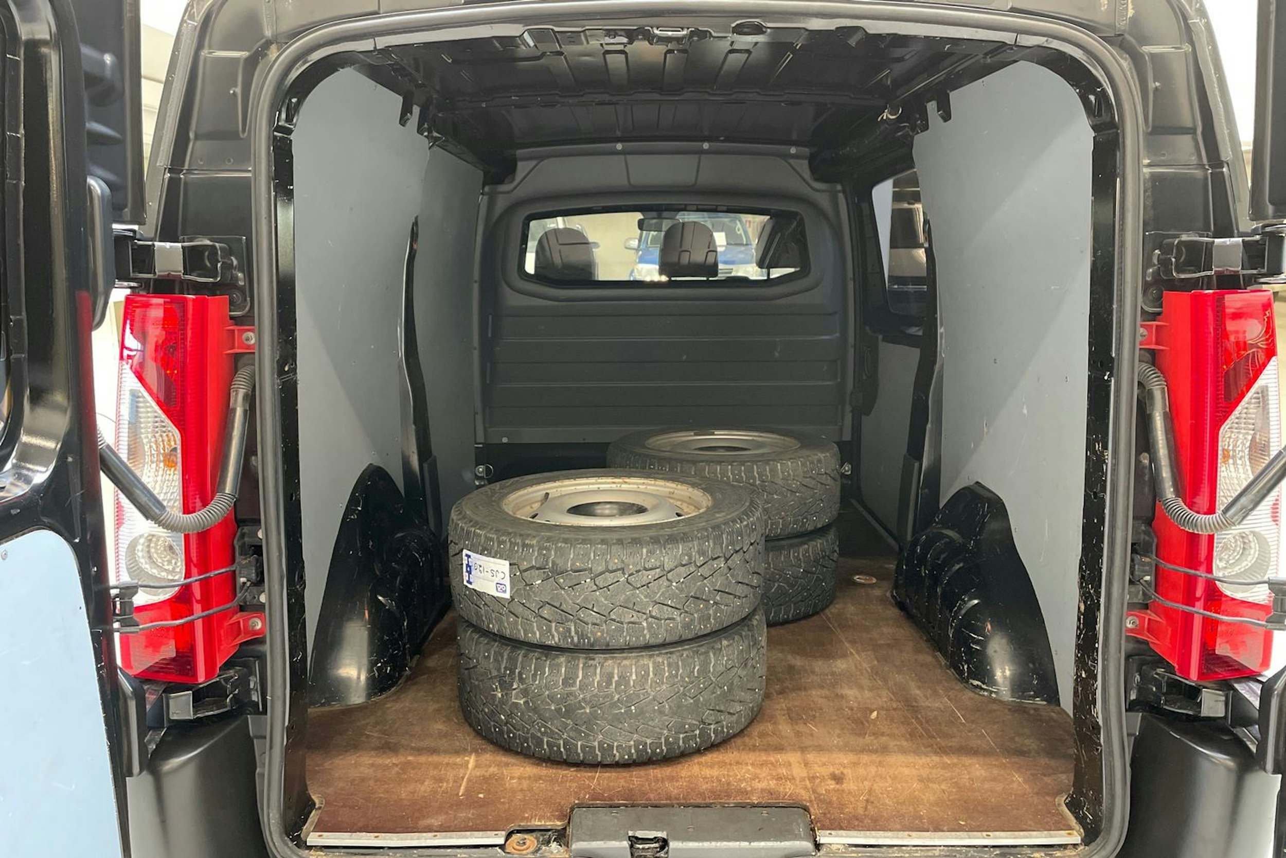 musta Toyota Proace 2016 kuva 15.
