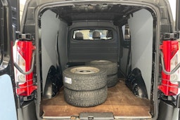 musta Toyota Proace 2016 kuva 15.