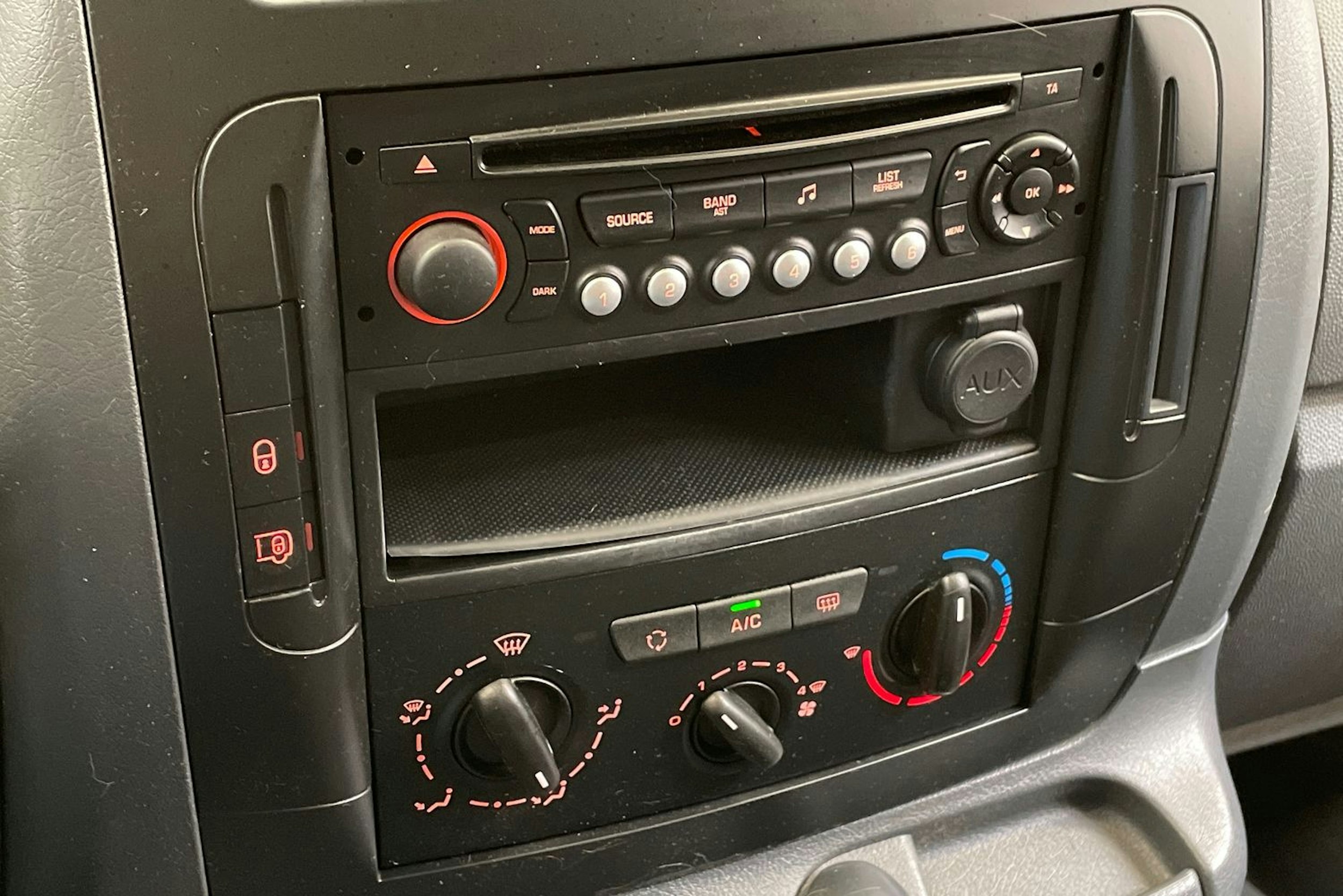 musta Toyota Proace 2016 kuva 20.