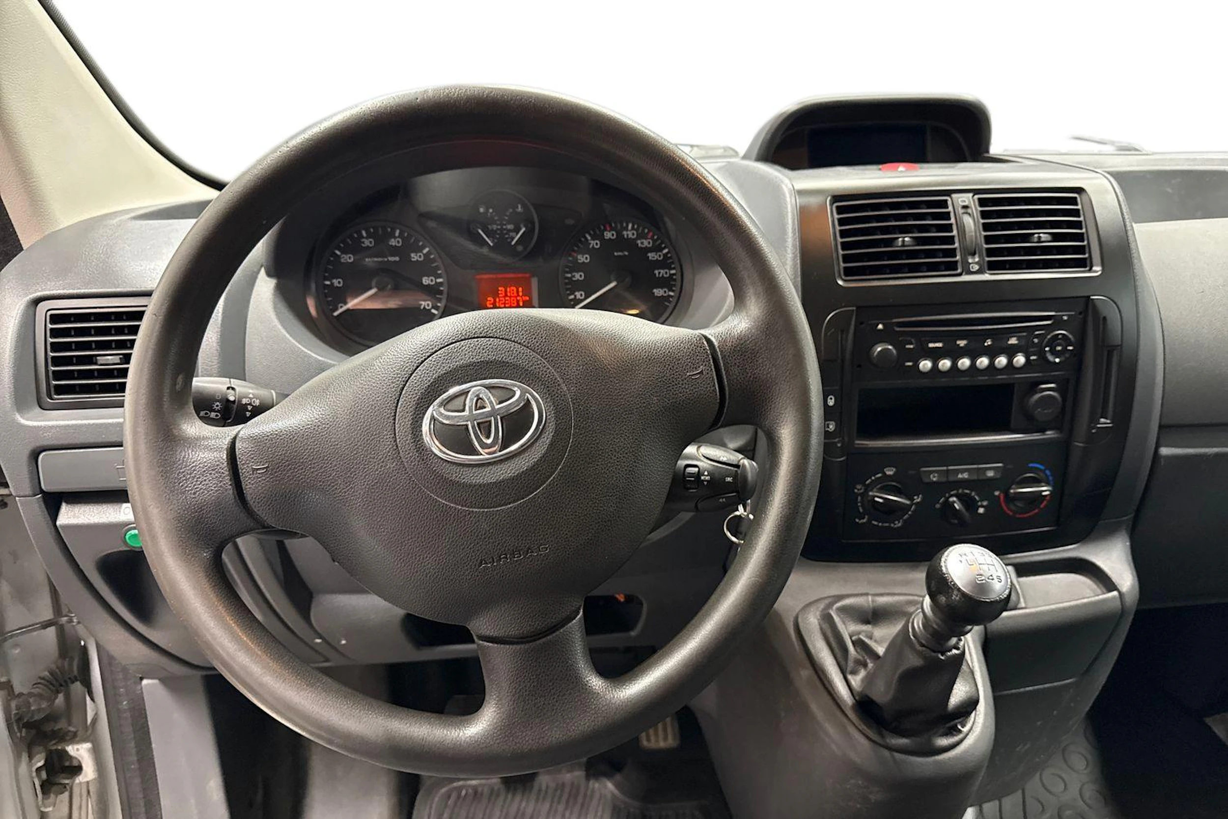 hopea Toyota Proace 2016 kuva 9.