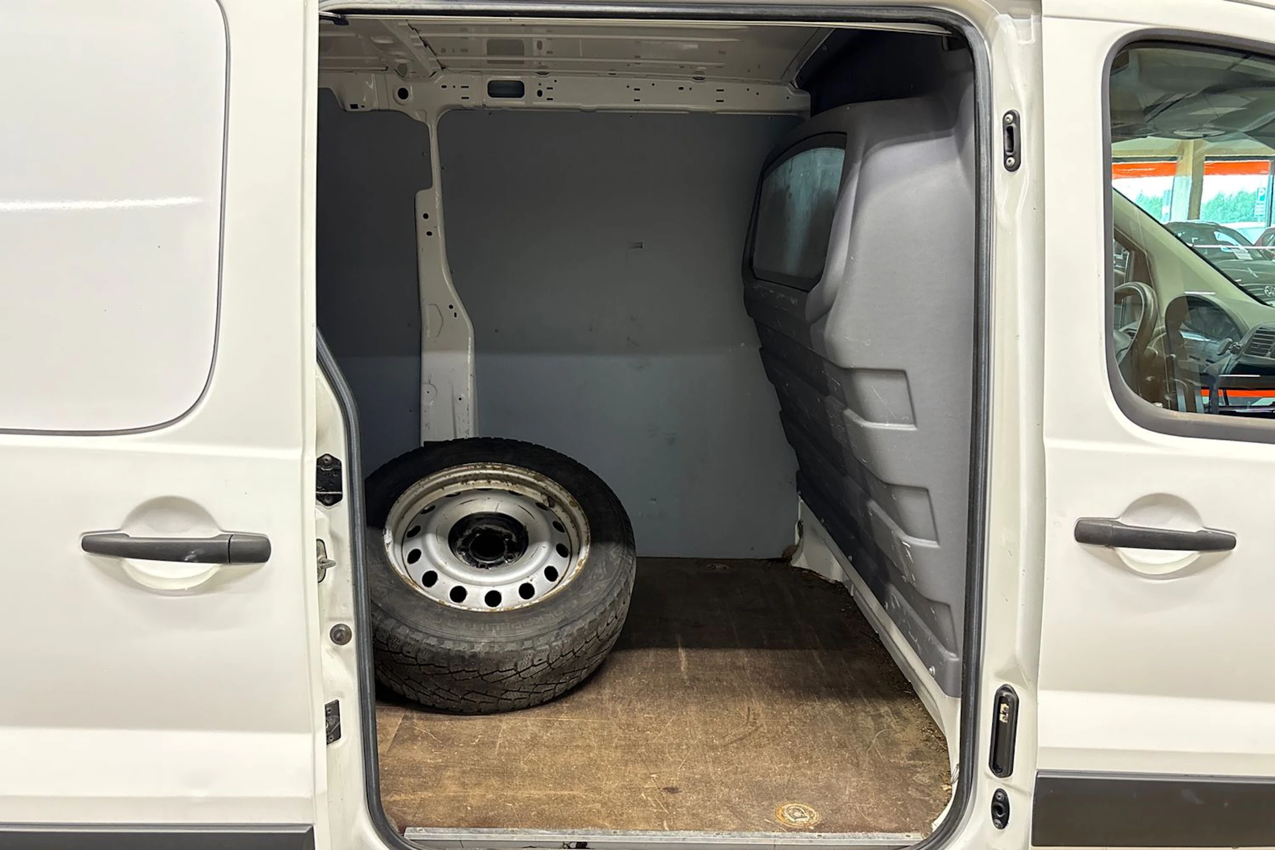 valkoinen Toyota Proace 2016 kuva 12.