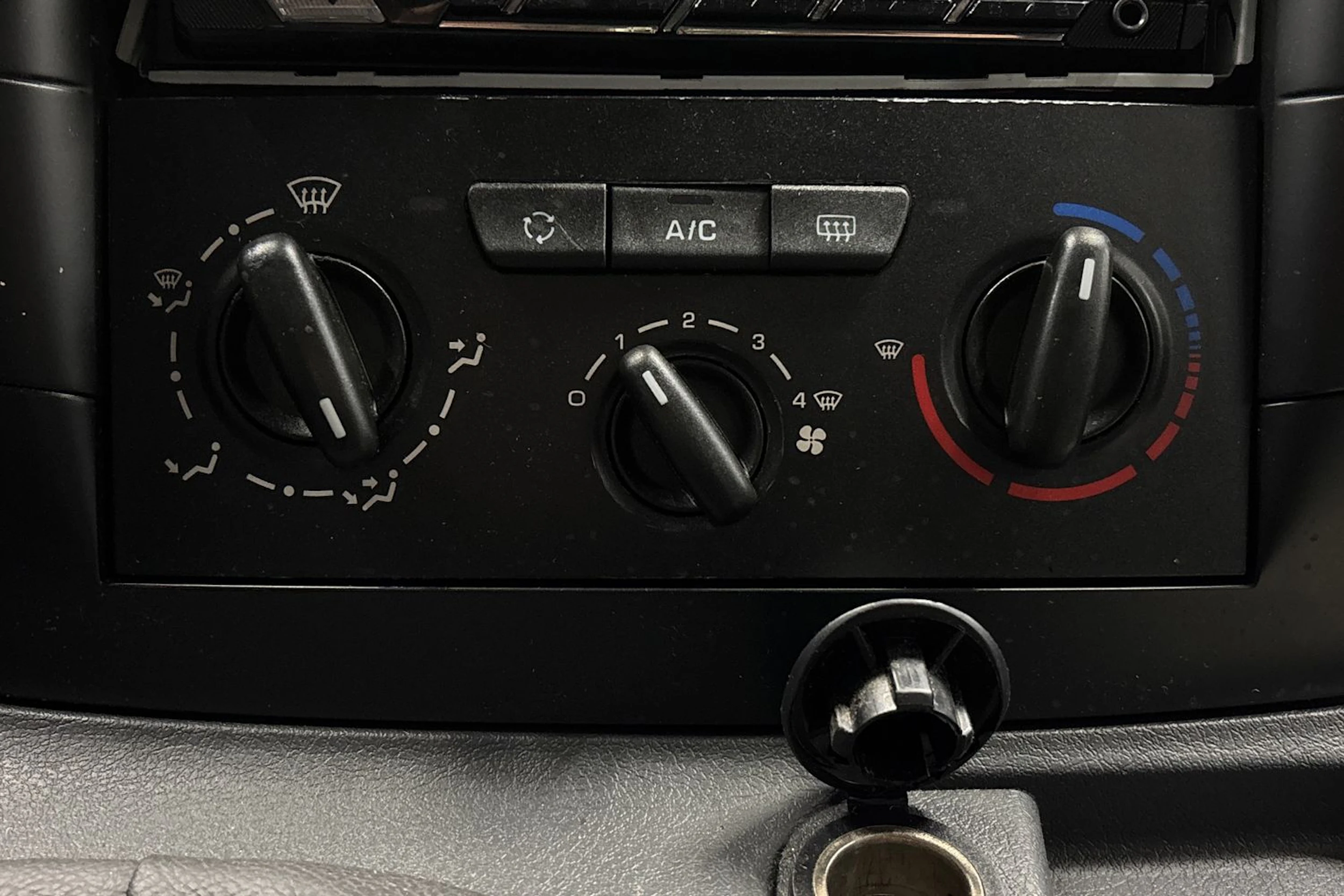 valkoinen Toyota Proace 2016 kuva 18.