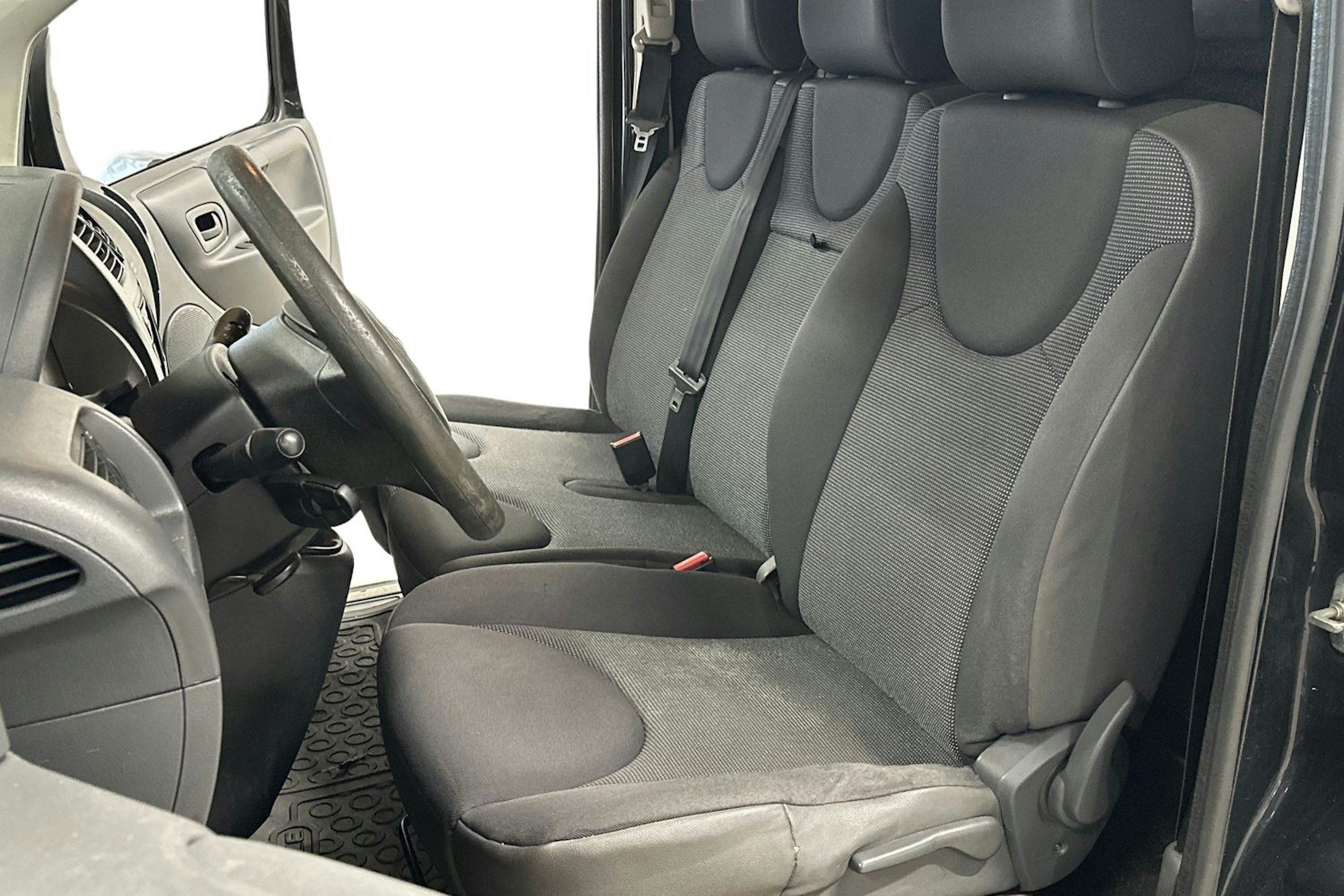 Musta Toyota Proace 2016 kuva 10.