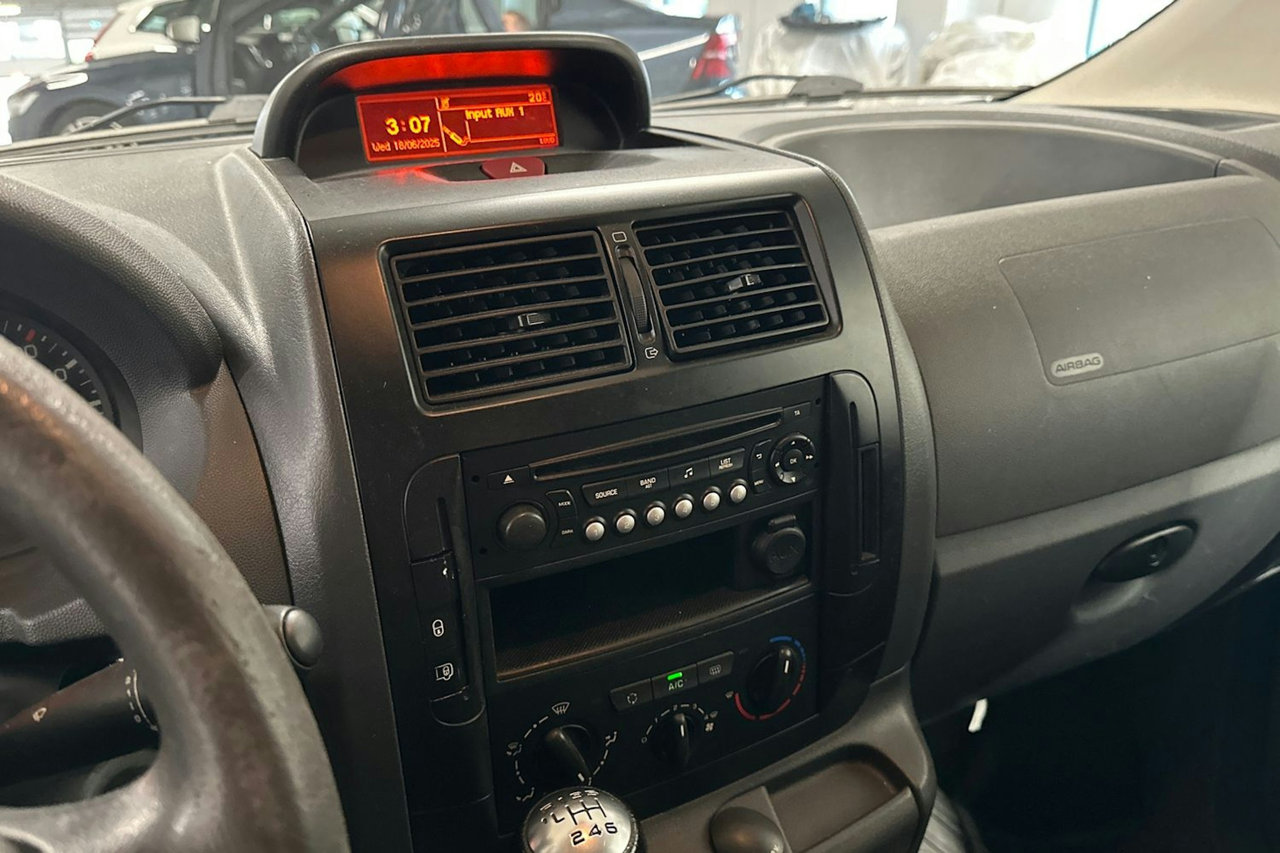 Musta Toyota Proace 2016 kuva 16.