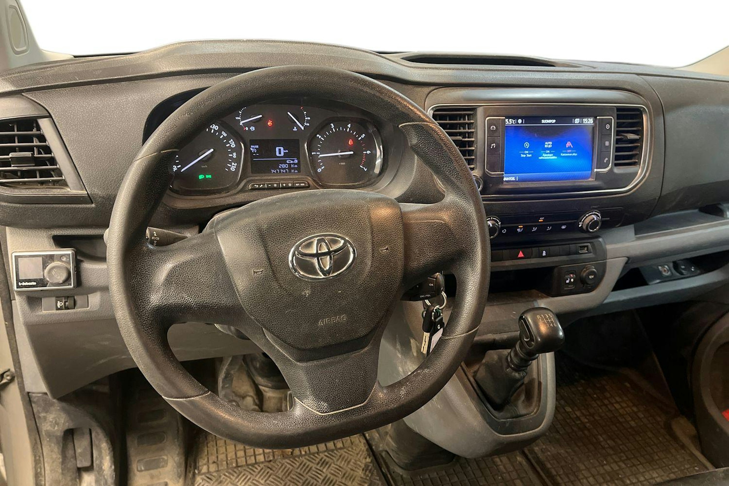 harmaa Toyota Proace 2016 kuva 3.