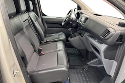 harmaa Toyota Proace 2016 kuva 11.