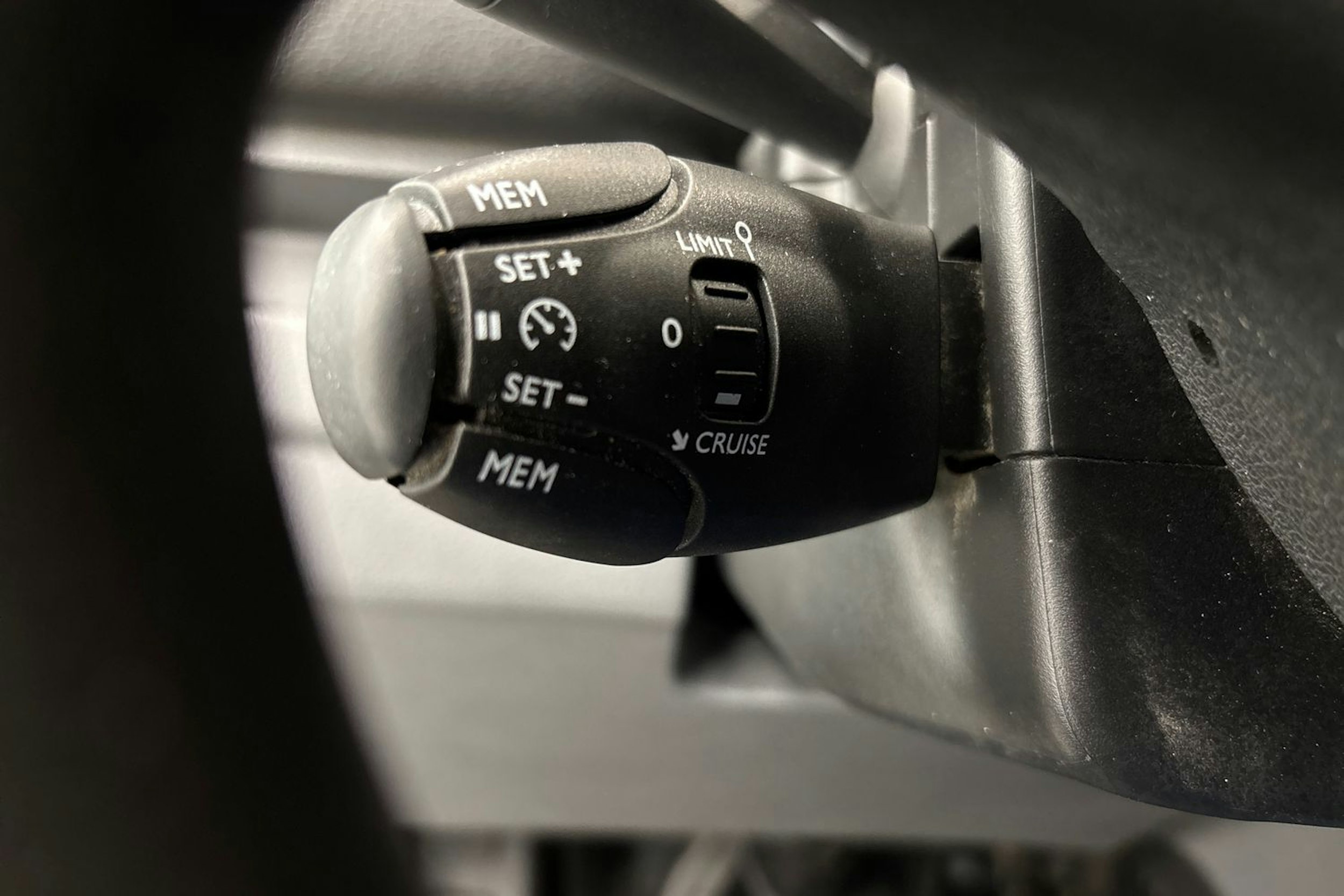 harmaa Toyota Proace 2016 kuva 20.