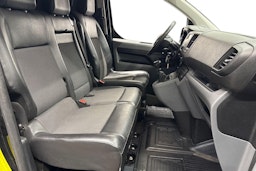 musta Toyota Proace 2017 kuva 11.