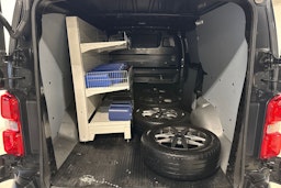 musta Toyota Proace 2017 kuva 15.