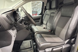 musta Toyota Proace 2017 kuva 16.