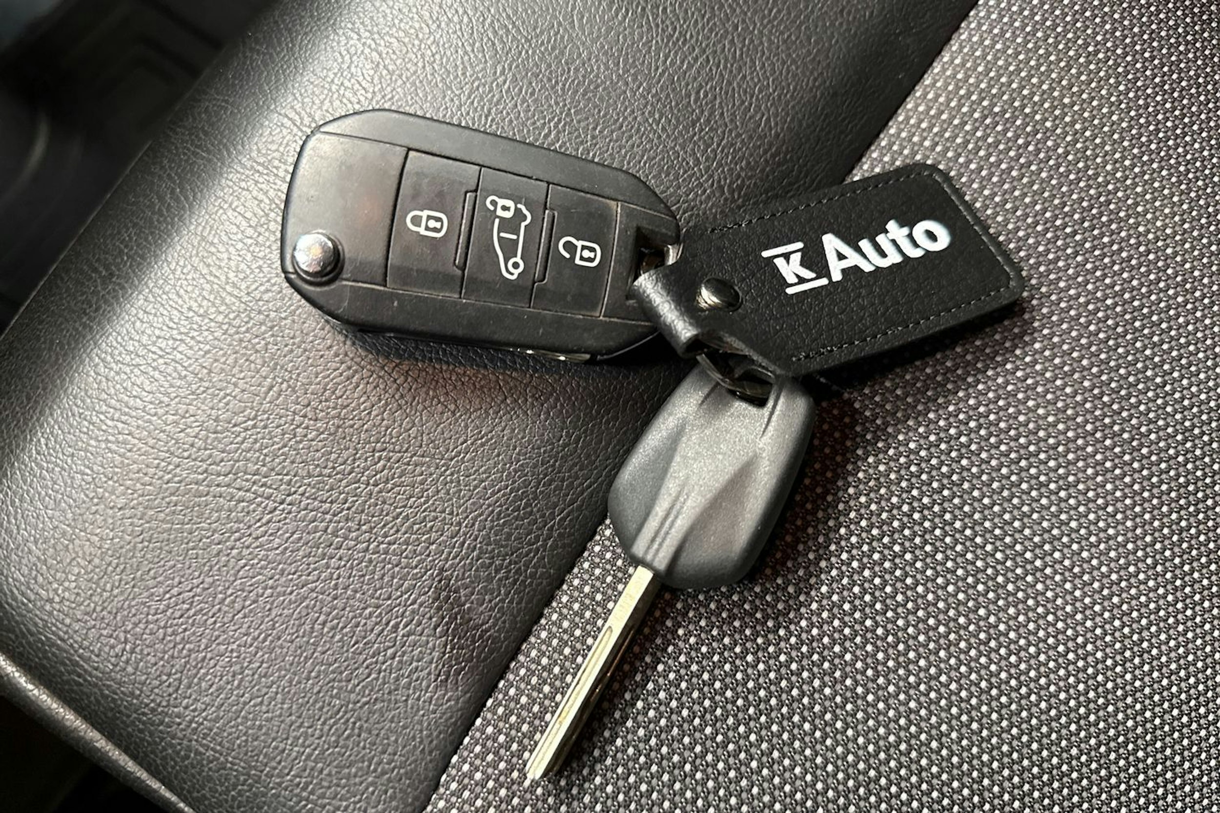 musta Toyota Proace 2017 kuva 21.