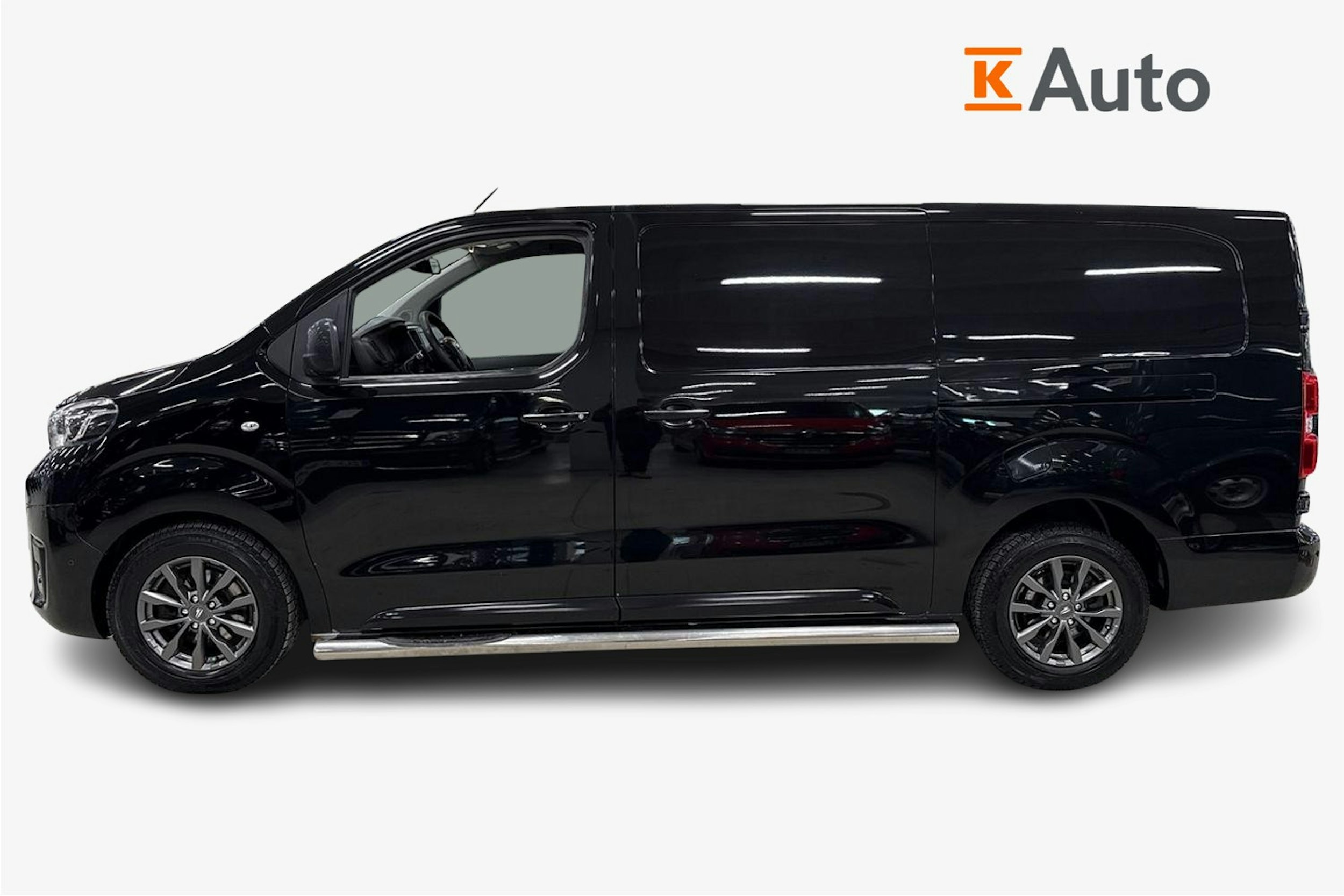 Musta Toyota Proace 2017 kuva 7.