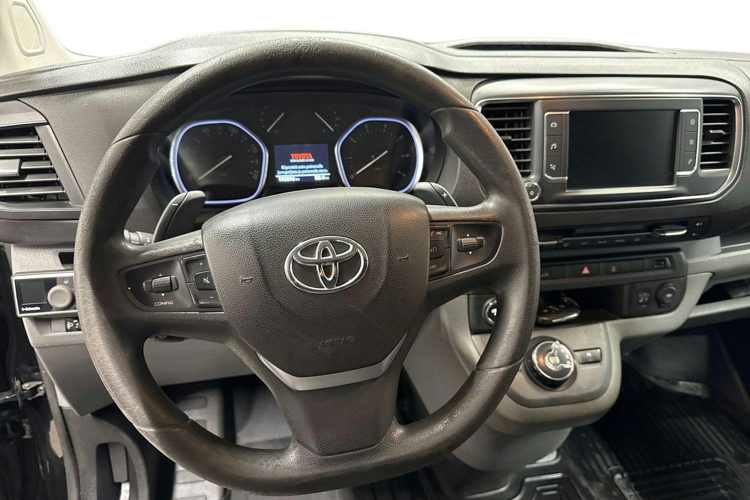 Musta Toyota Proace 2017 kuva 9.