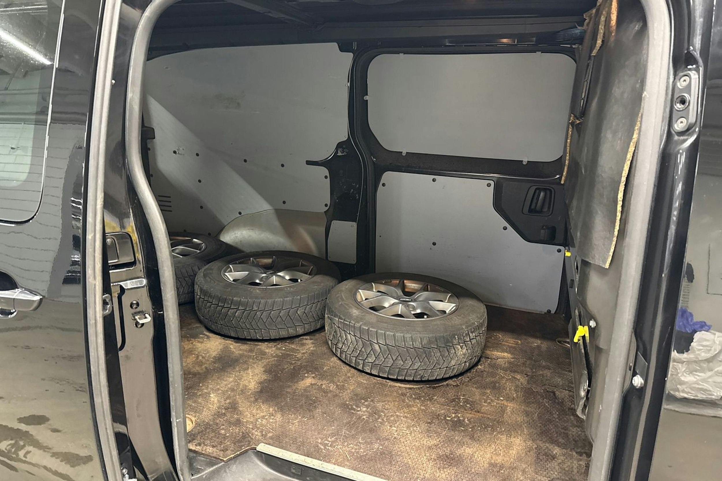 Musta Toyota Proace 2017 kuva 13.