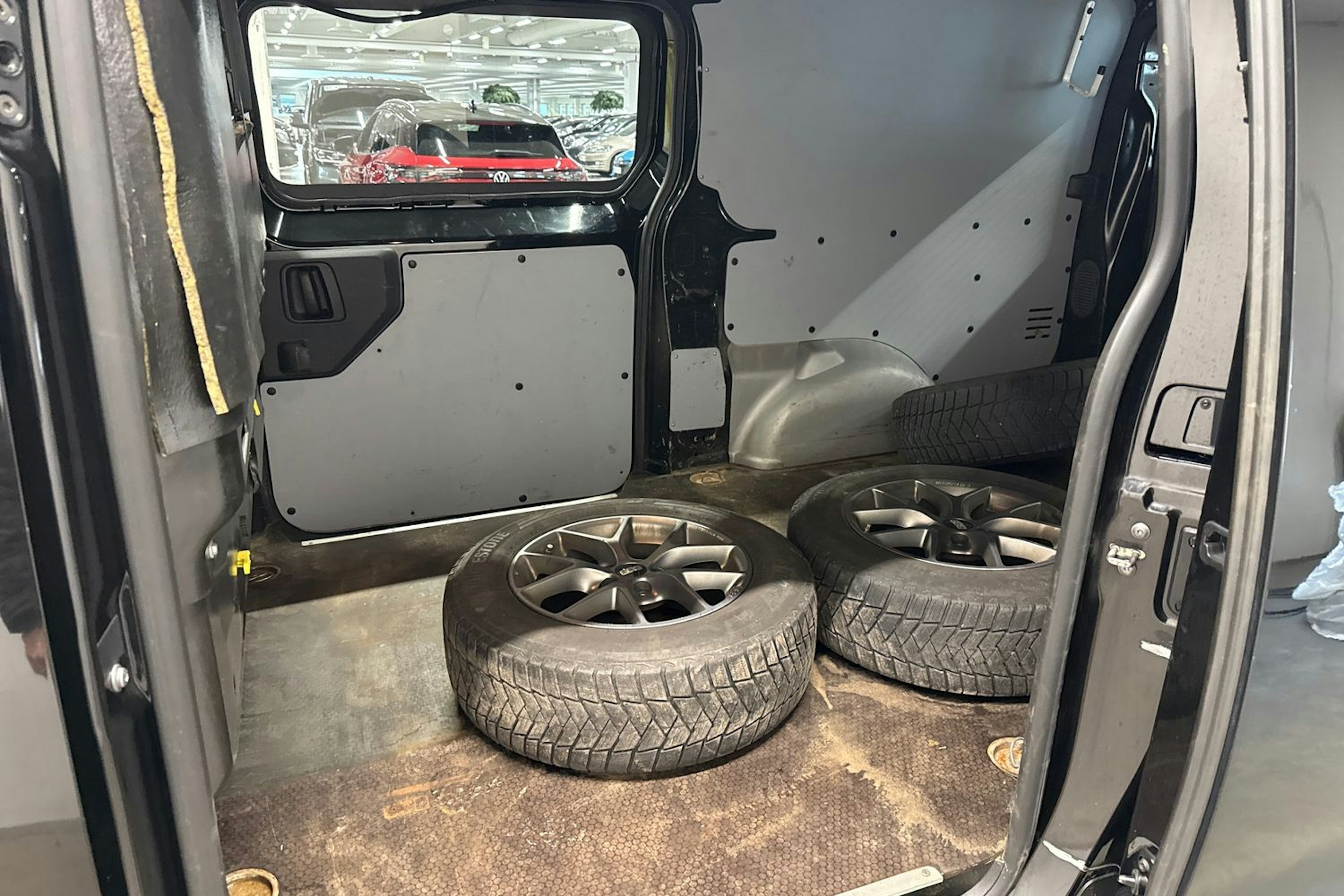 Musta Toyota Proace 2017 kuva 16.