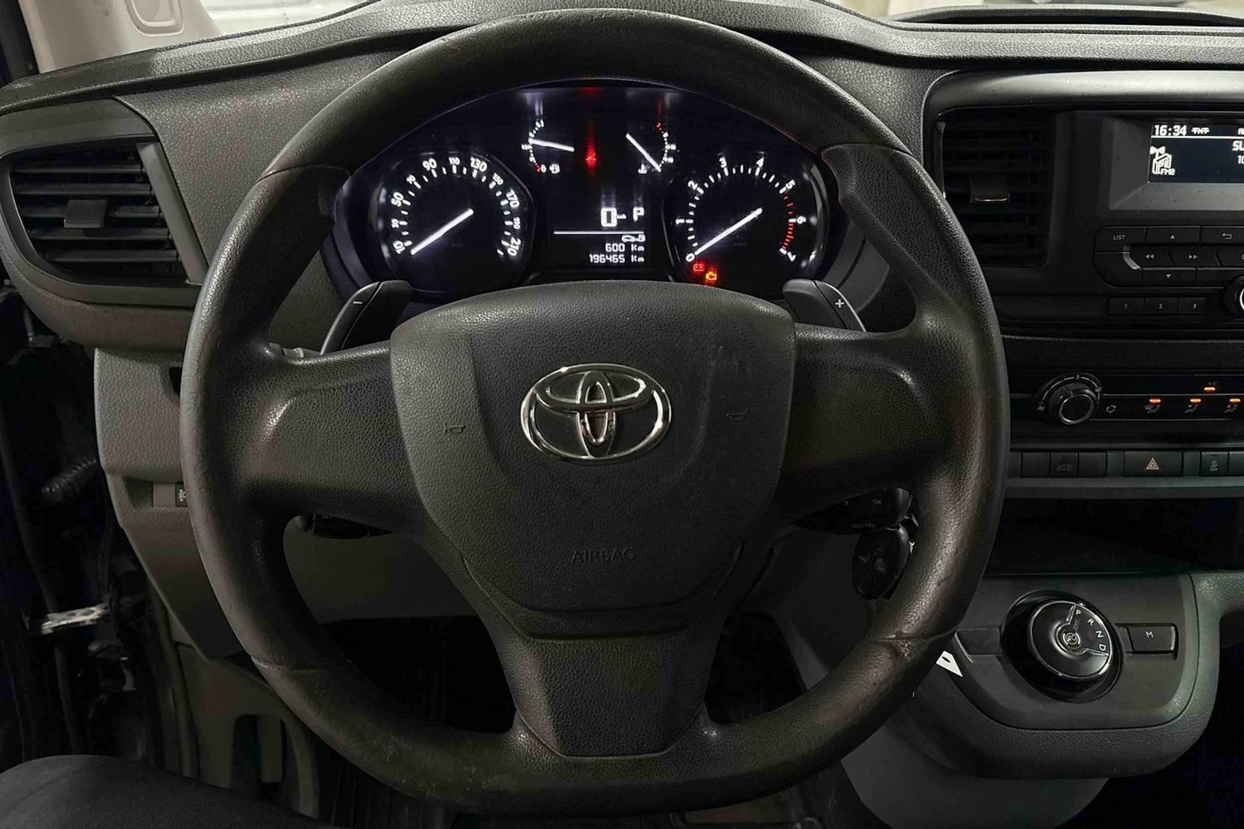 Musta Toyota Proace 2017 kuva 13.