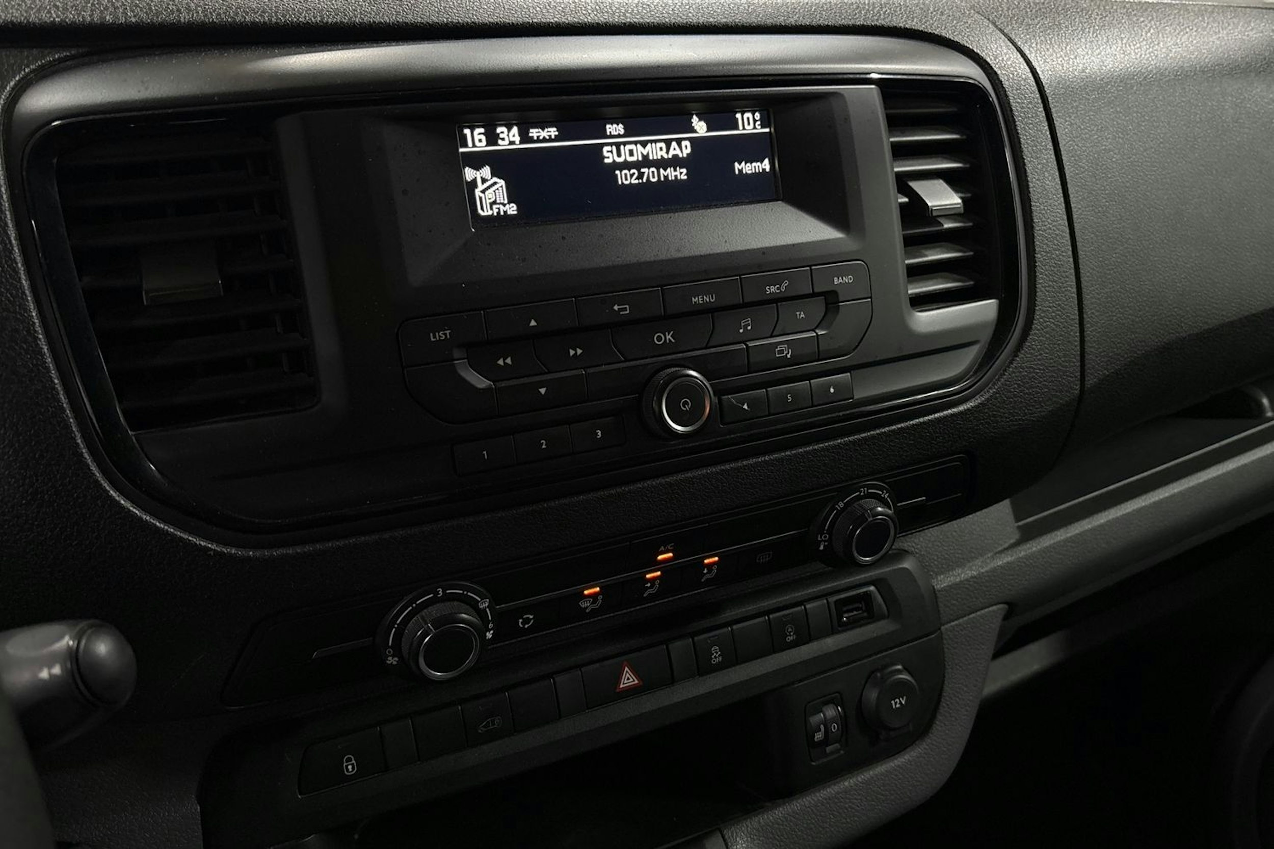 Musta Toyota Proace 2017 kuva 14.