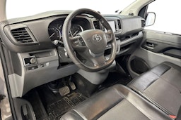 harmaa Toyota Proace 2017 kuva 7.