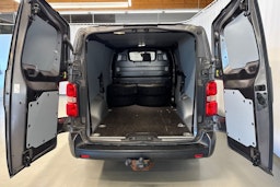 harmaa Toyota Proace 2017 kuva 17.