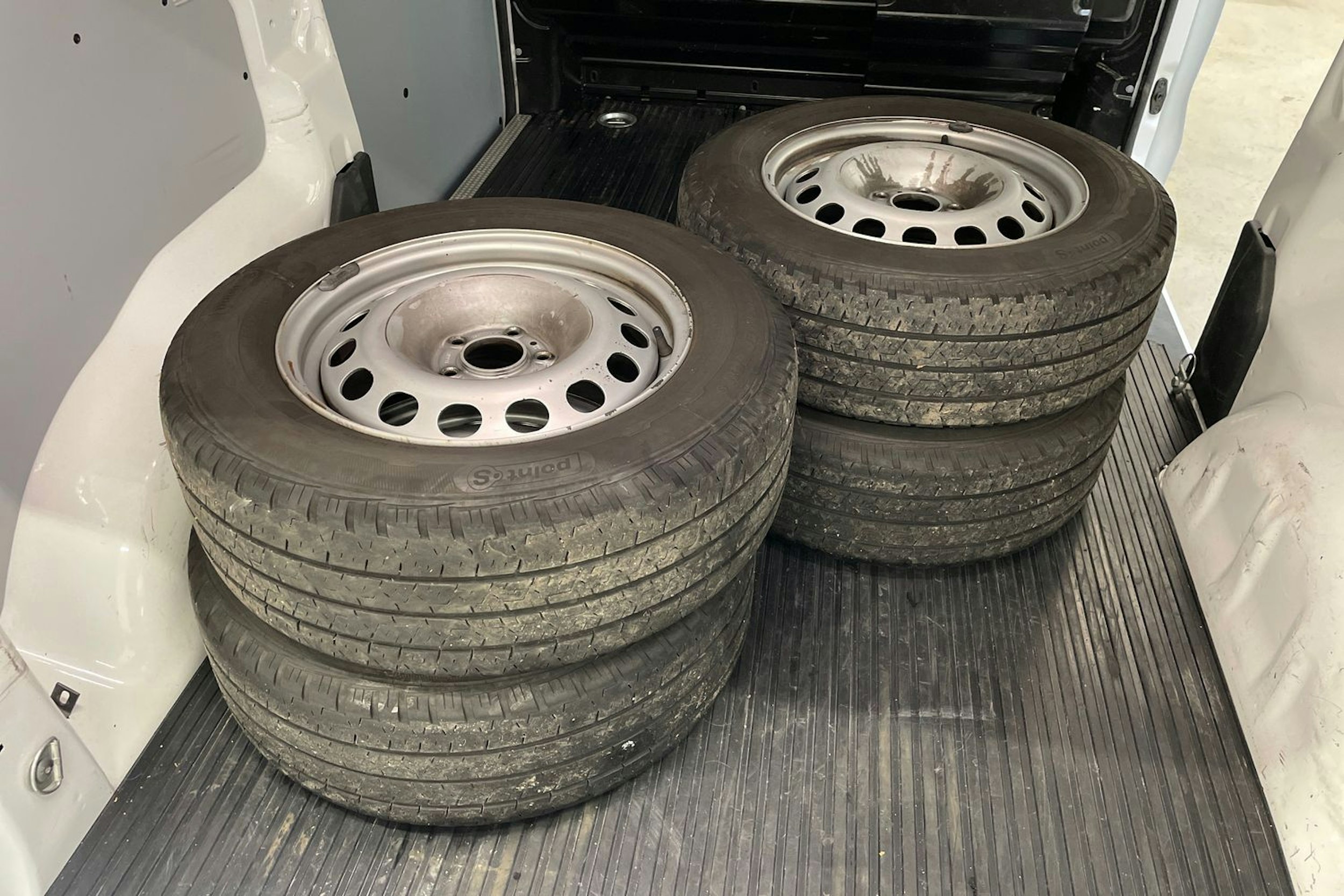 valkoinen Toyota Proace 2017 kuva 15.