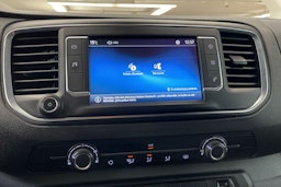 valkoinen Toyota Proace 2017 kuva 19.