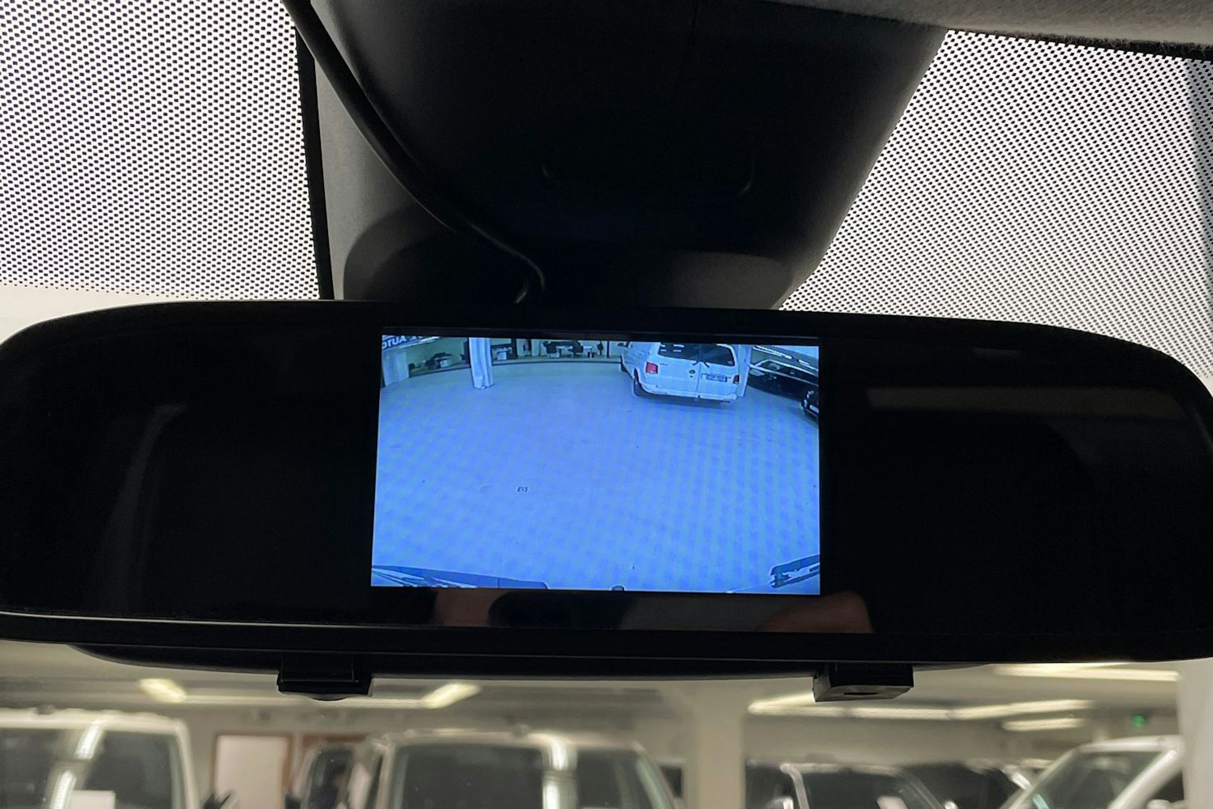 valkoinen Toyota Proace 2017 kuva 21.