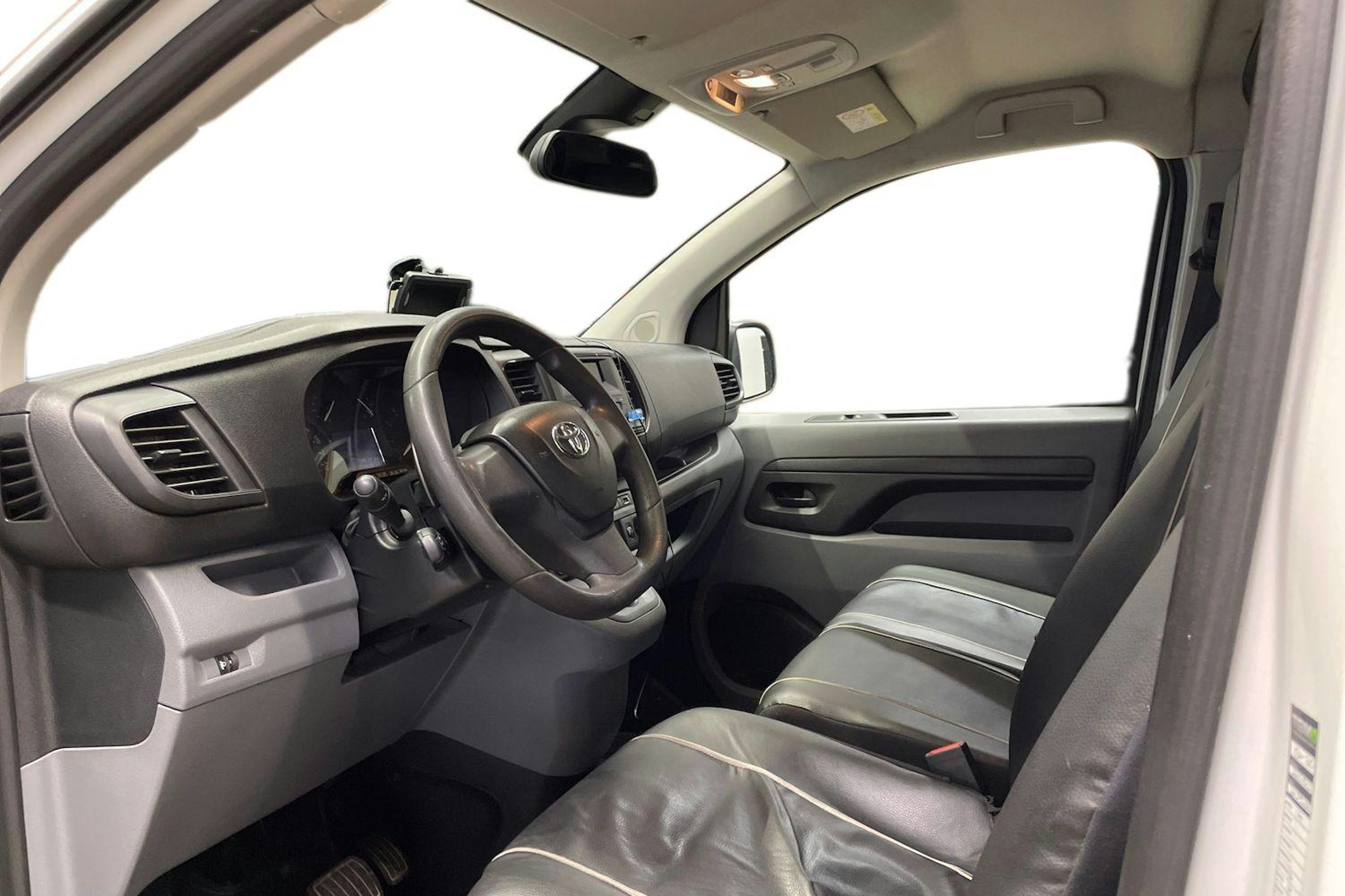 valkoinen Toyota Proace 2017 kuva 7.