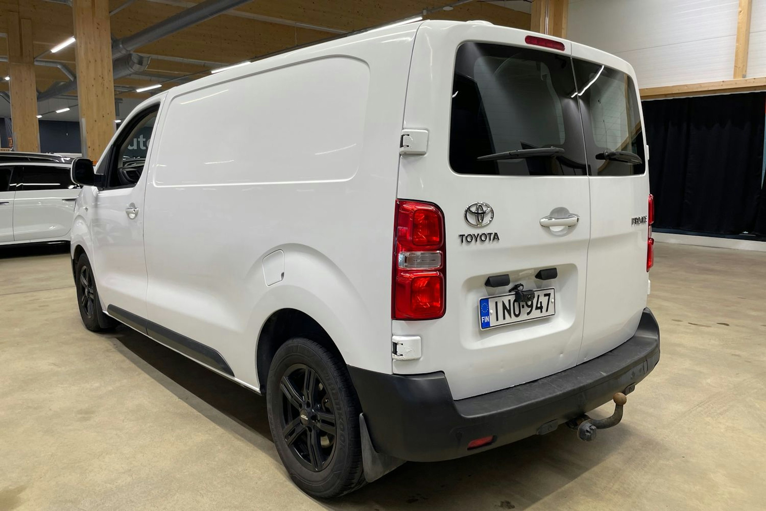 valkoinen Toyota Proace 2017 kuva 14.