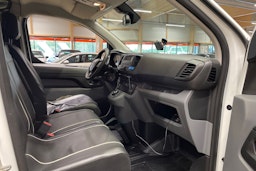 valkoinen Toyota Proace 2017 kuva 15.