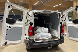 valkoinen Toyota Proace 2017 kuva 19.
