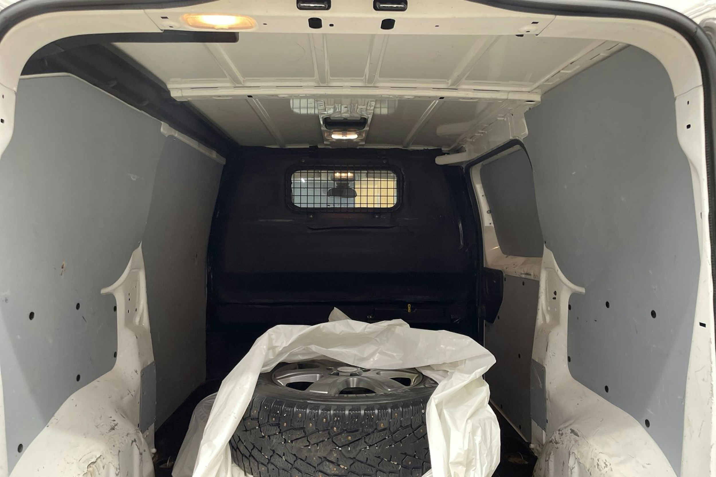 valkoinen Toyota Proace 2017 kuva 20.