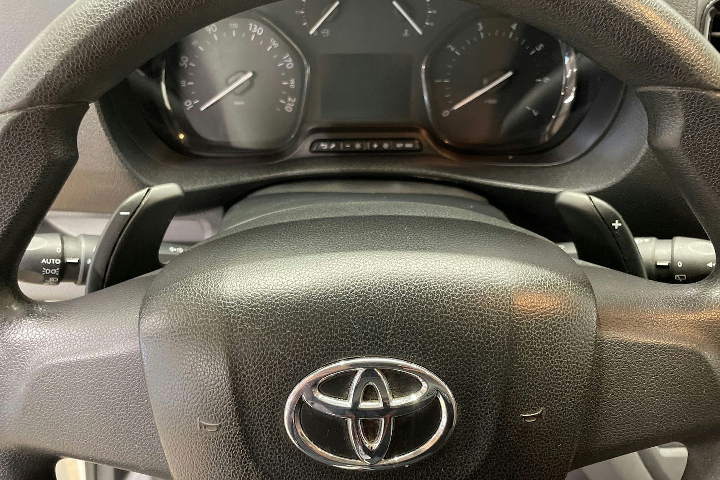 valkoinen Toyota Proace 2017 kuva 22.