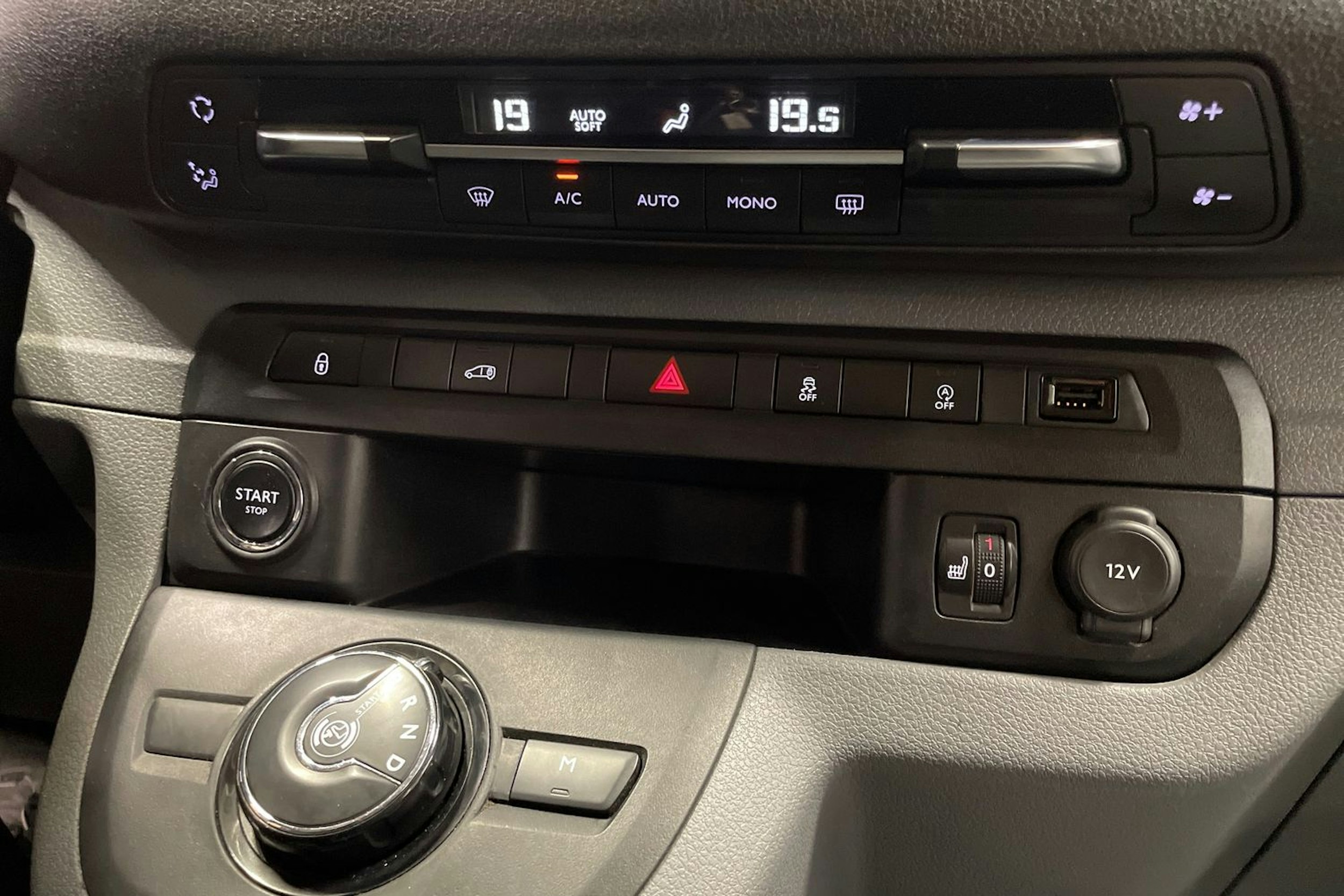 valkoinen Toyota Proace 2017 kuva 26.