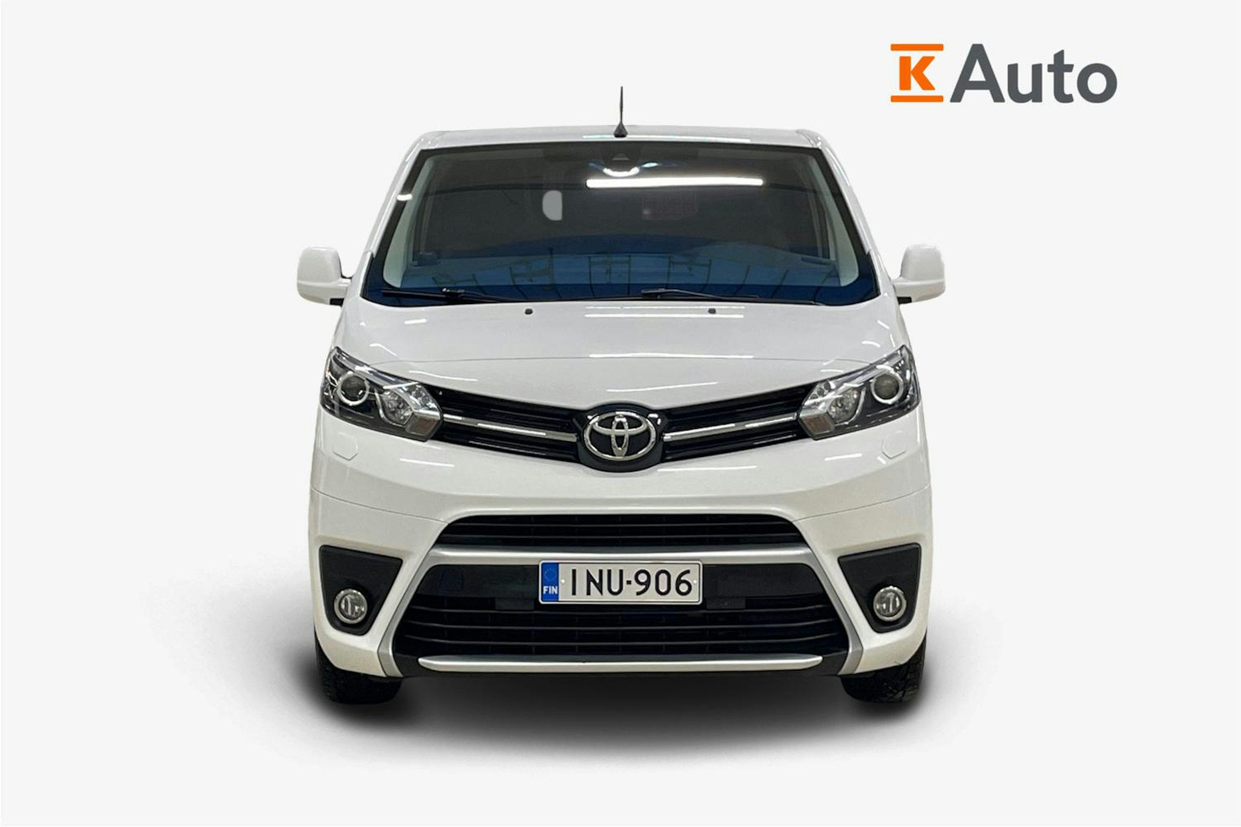 valkoinen Toyota Proace 2017 kuva 5.