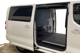 valkoinen Toyota Proace 2017 kuva 11.