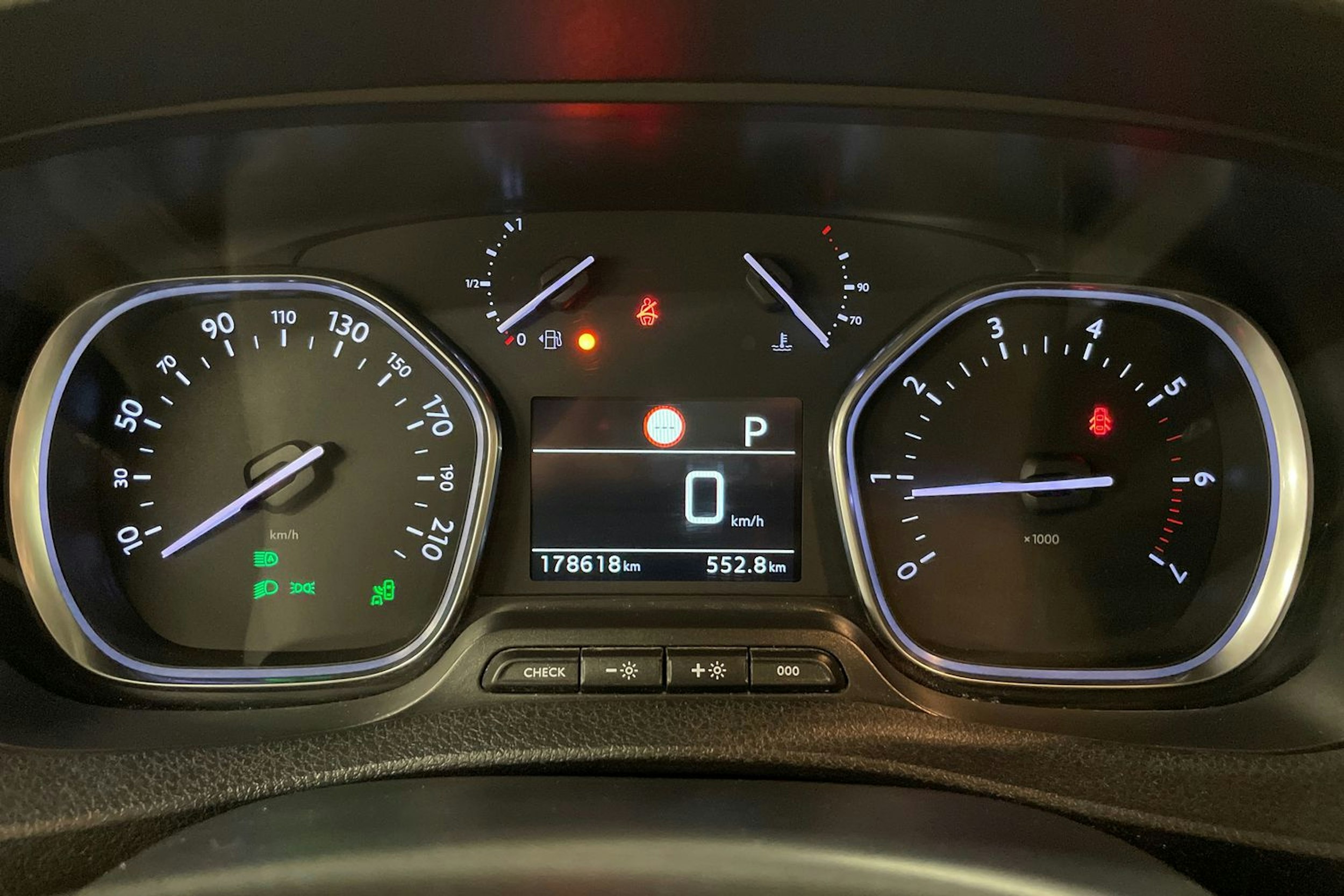 valkoinen Toyota Proace 2017 kuva 22.