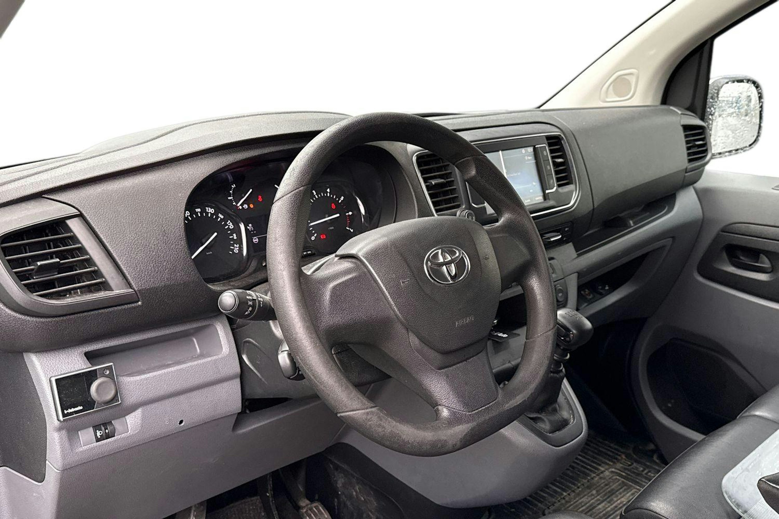 valkoinen Toyota Proace 2017 kuva 3.