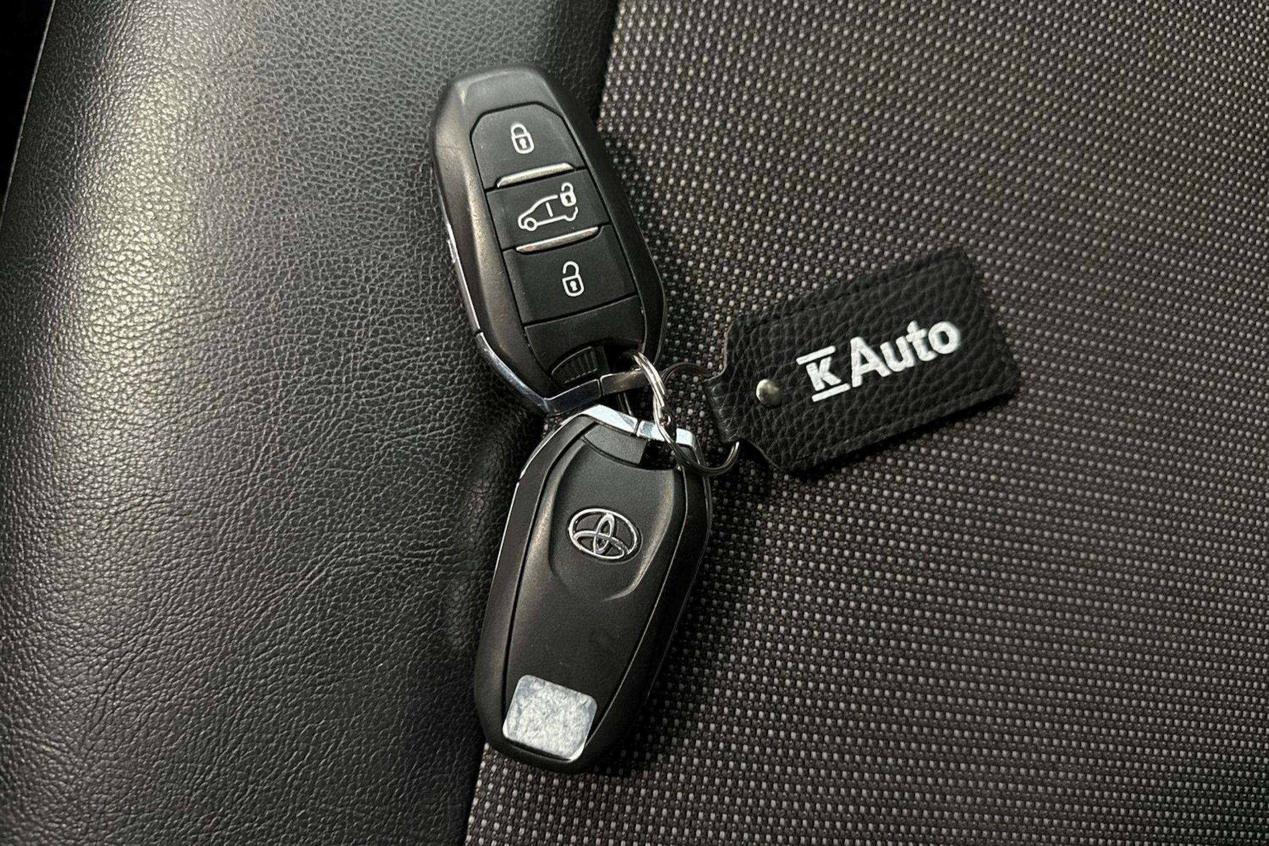 valkoinen Toyota Proace 2017 kuva 23.