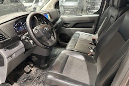 harmaa Toyota Proace 2017 kuva 3.