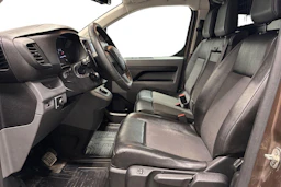 Ruskea (beige) Toyota Proace 2017 kuva 8.