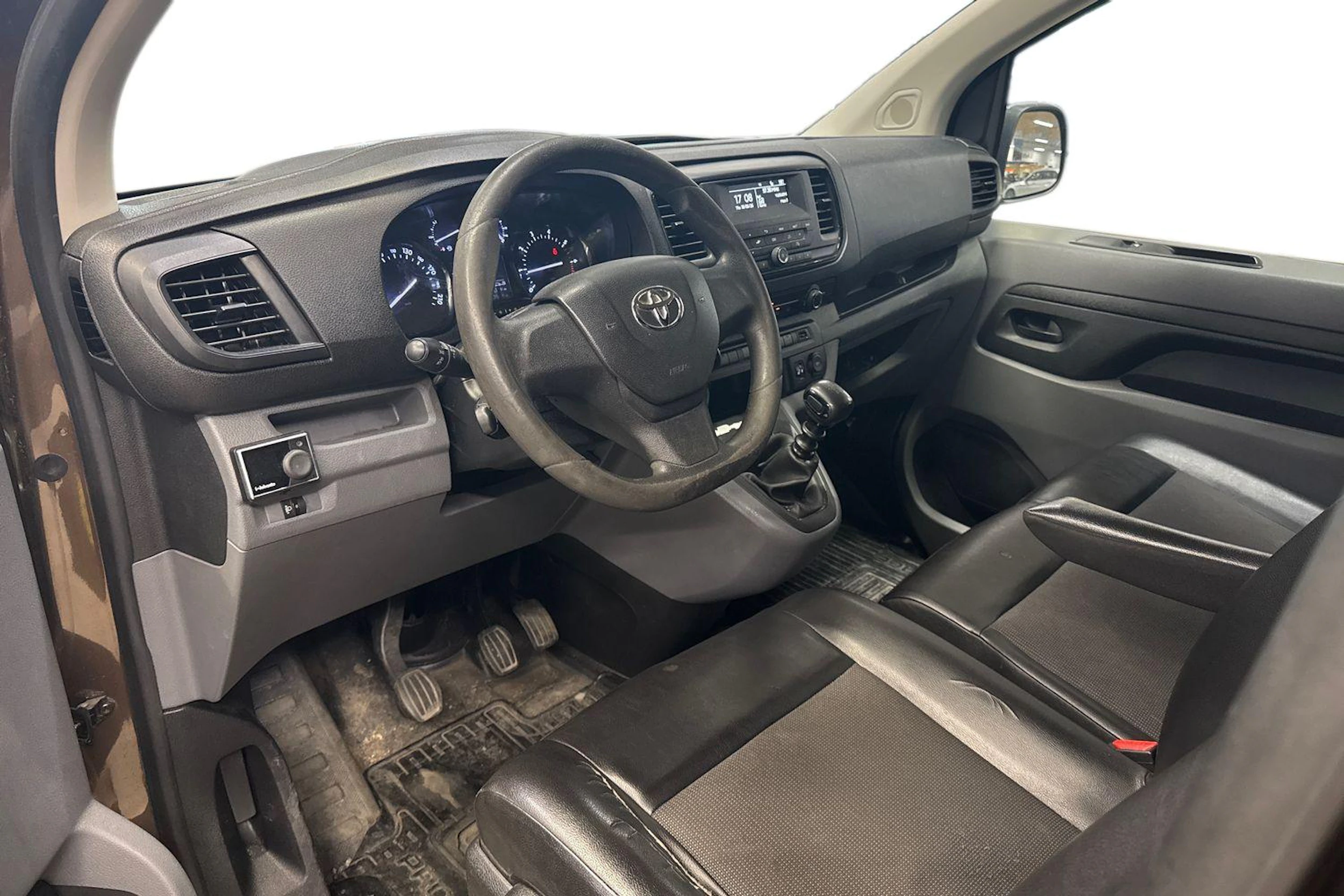 ruskea (beige) Toyota Proace 2017 kuva 3.