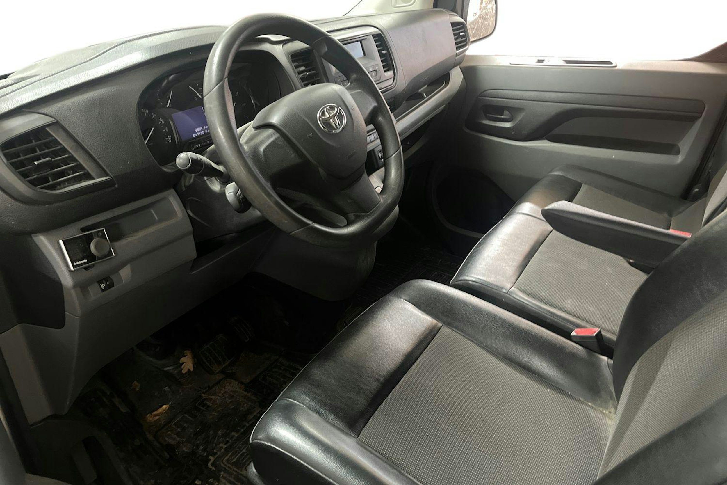 valkoinen Toyota Proace 2017 kuva 3.