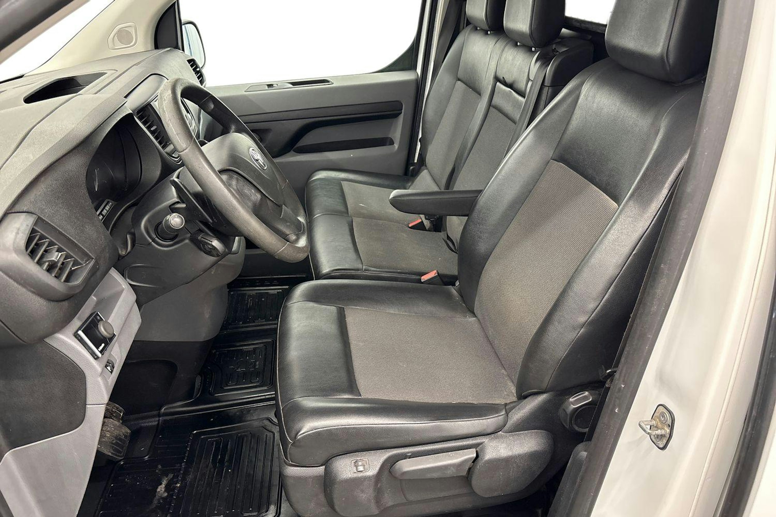 valkoinen Toyota Proace 2017 kuva 8.