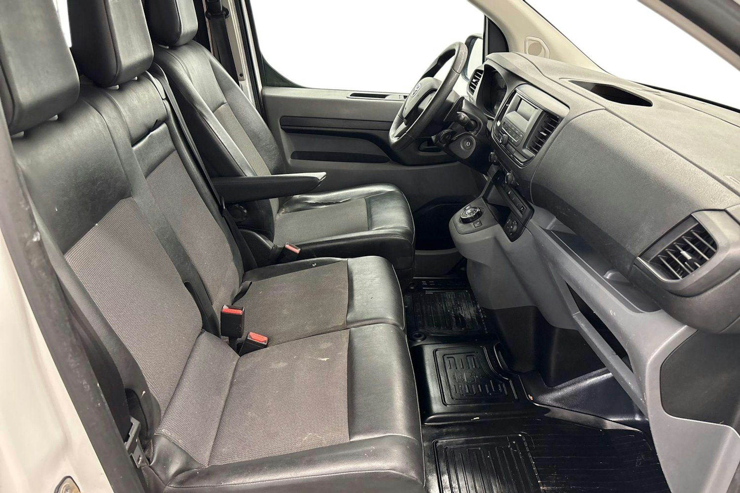 valkoinen Toyota Proace 2017 kuva 11.