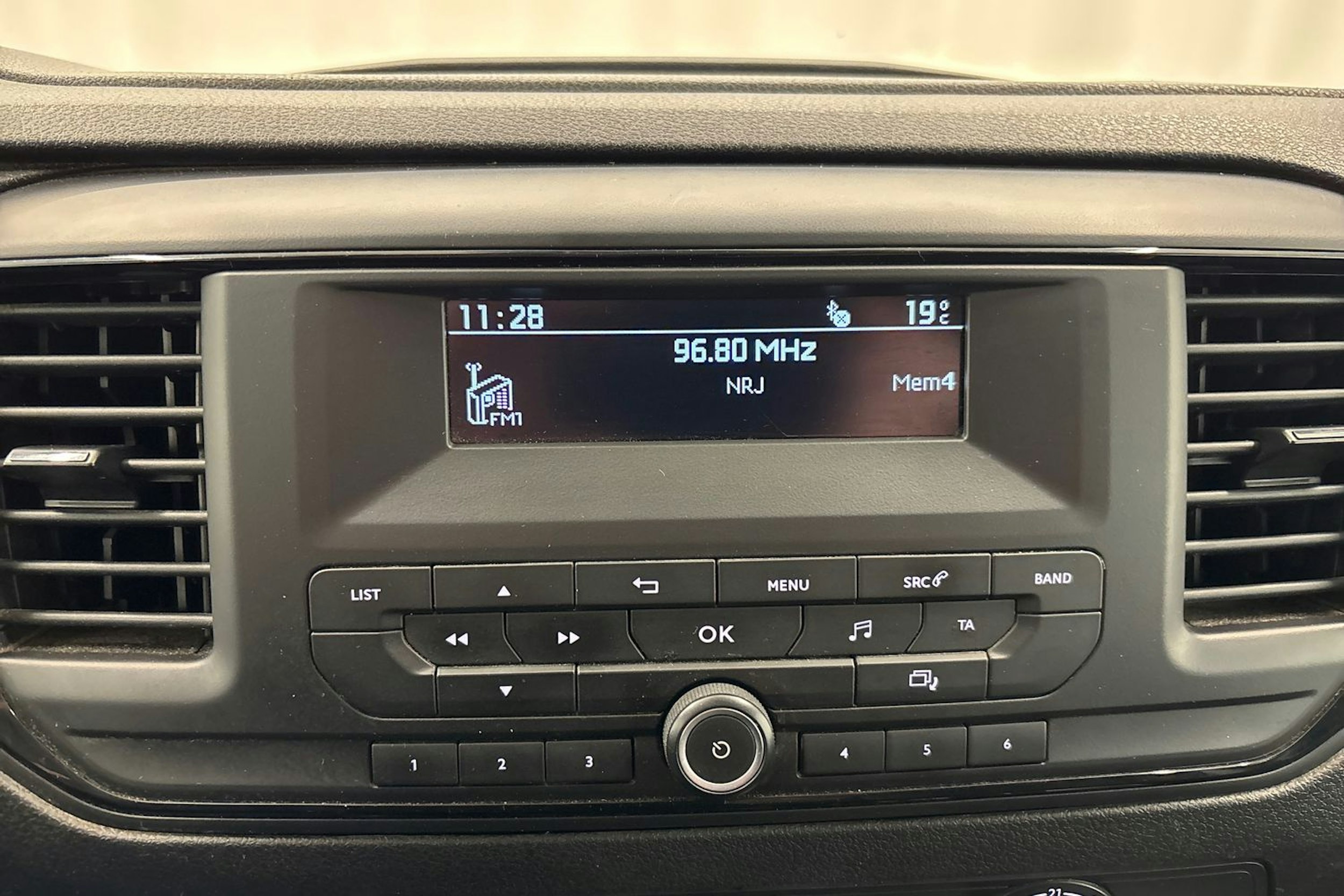 valkoinen Toyota Proace 2017 kuva 23.