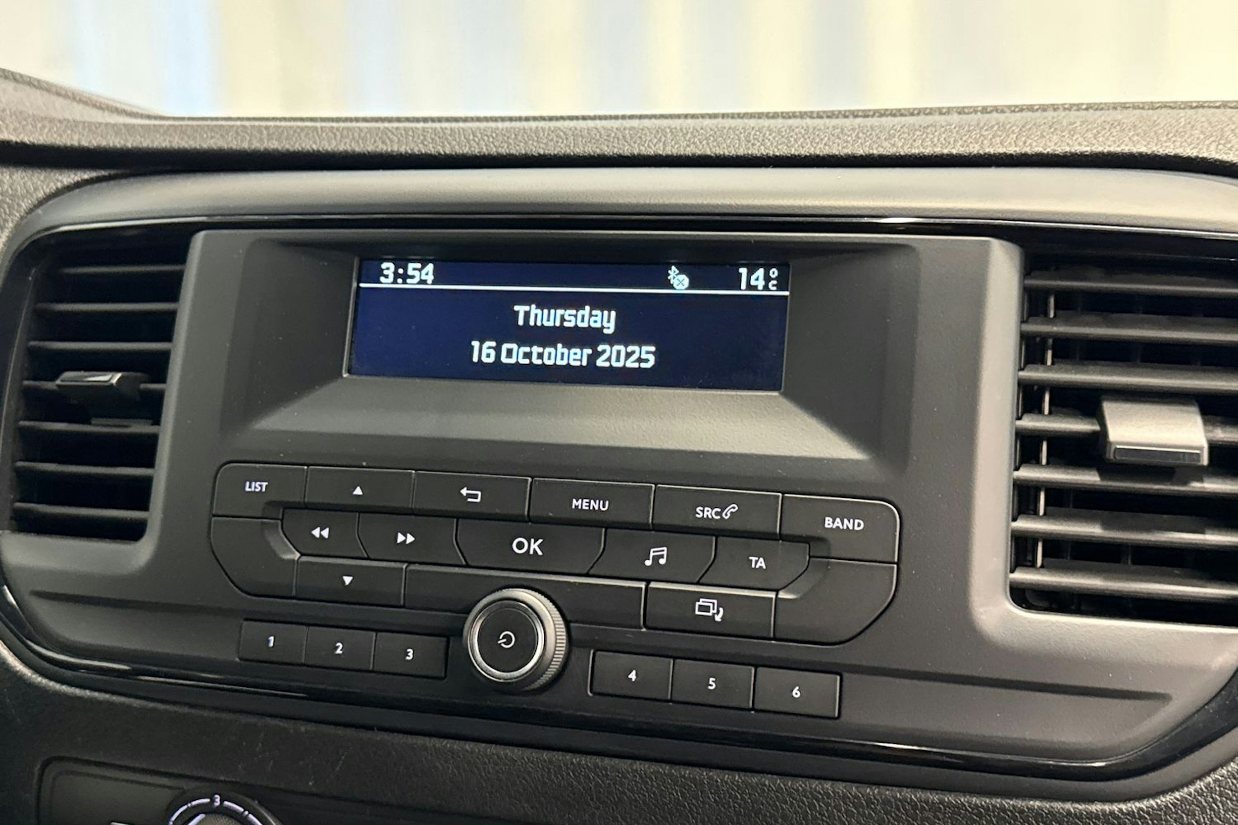 valkoinen Toyota Proace 2018 kuva 12.