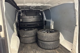 valkoinen Toyota Proace 2018 kuva 17.