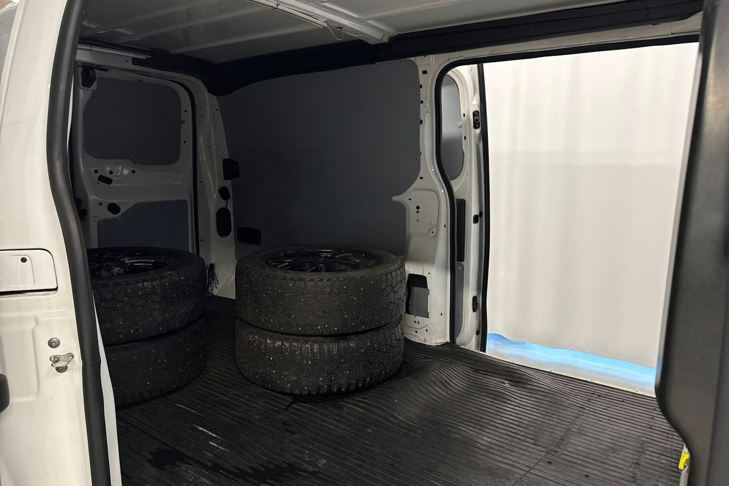 valkoinen Toyota Proace 2018 kuva 19.