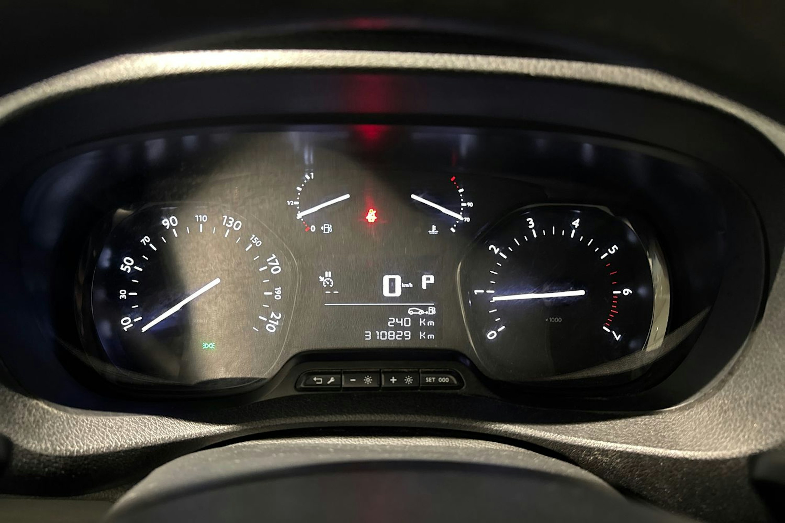 harmaa Toyota Proace 2017 kuva 17.